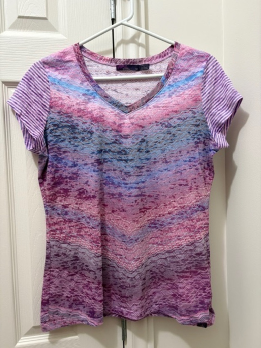 PrAna Women's sz M lightweight Active Wear T-shirt multicolour